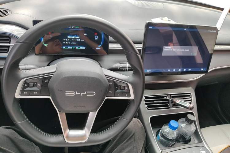 Used BYD Destroyer 05 2024 HONOR Edition DM-i 55KM Luxury Model Center Console