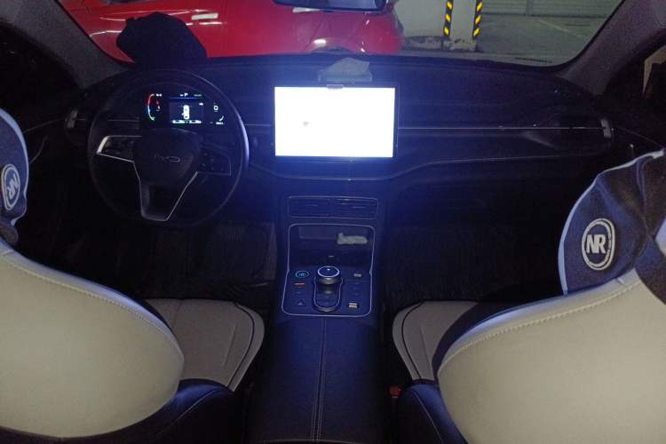 Used BYD Destroyer 05 2024 HONOR Edition DM-i 55KM Luxury Model Center Console