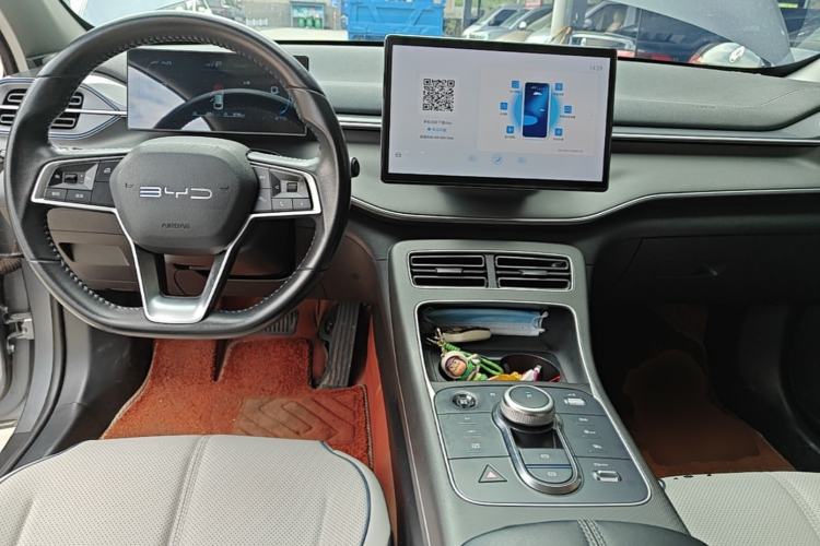 Used BYD Destroyer 05 2024 HONOR Edition DM-i 55KM Luxury Model Center Console