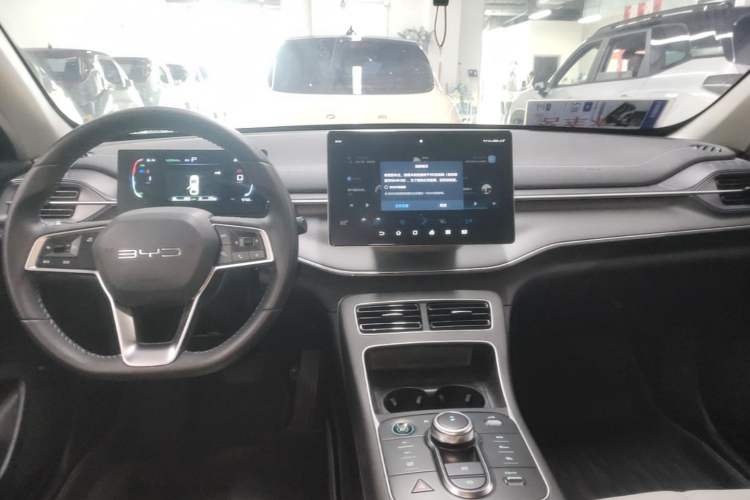 Used BYD Destroyer 05 2024 HONOR Edition DM-i 55KM Luxury Model Center Console