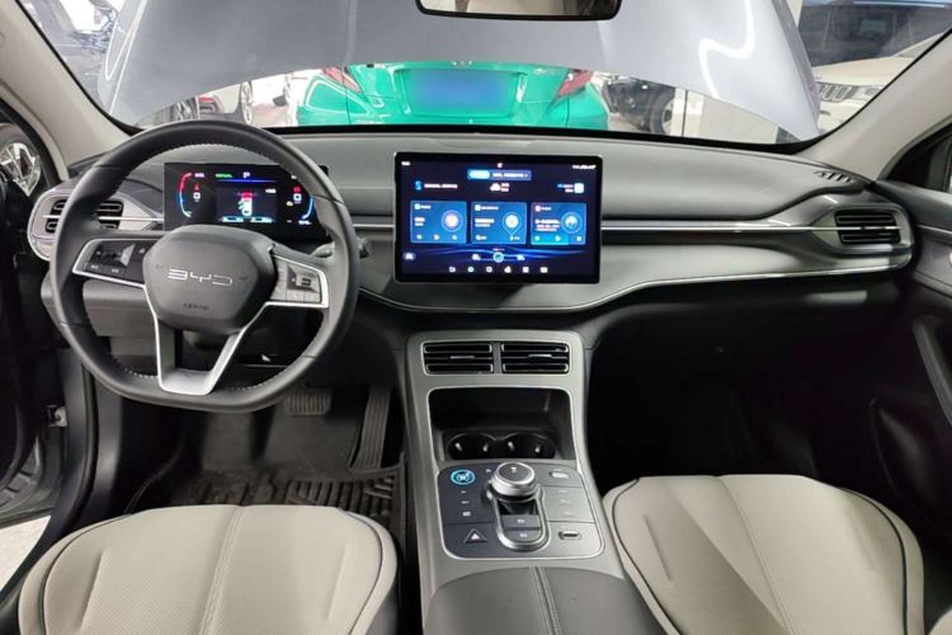 Used BYD Destroyer 05 2024 HONOR Edition DM-i 55KM Luxury Model Center Console