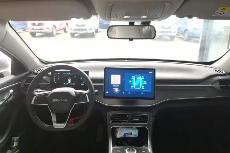 Used BYD Destroyer 05 2024 HONOR Edition DM-i 55KM Luxury Model Center Console