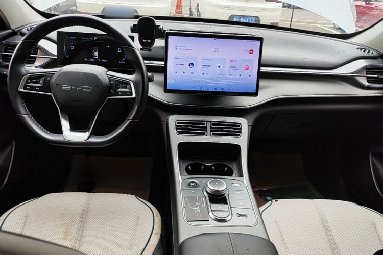 Used BYD Destroyer 05 2024 HONOR Edition DM-i 55KM Luxury Model Center Console