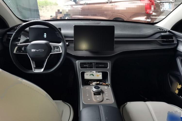 Used BYD Destroyer 05 2024 HONOR Edition DM-i 55KM Luxury Model Center Console