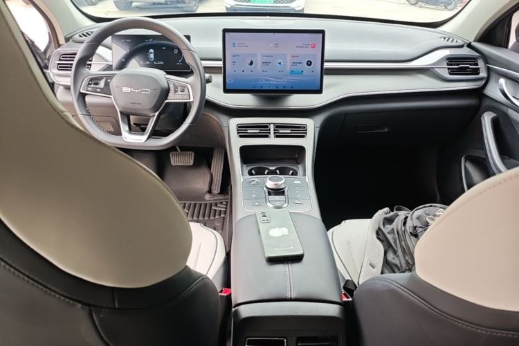 Used BYD Destroyer 05 2024 HONOR Edition DM-i 55KM Luxury Model Center Console