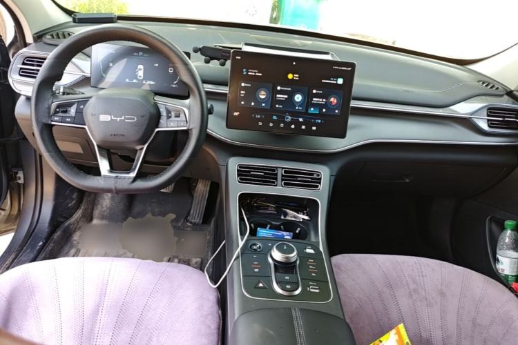 Used BYD Destroyer 05 2024 HONOR Edition DM-i 55KM Luxury Model Center Console