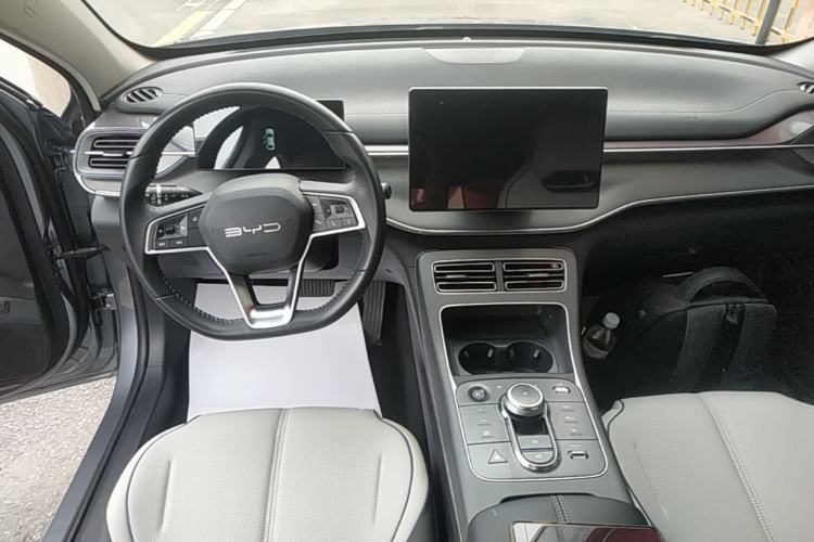 Used BYD Destroyer 05 2024 HONOR Edition DM-i 55KM Luxury Model Center Console