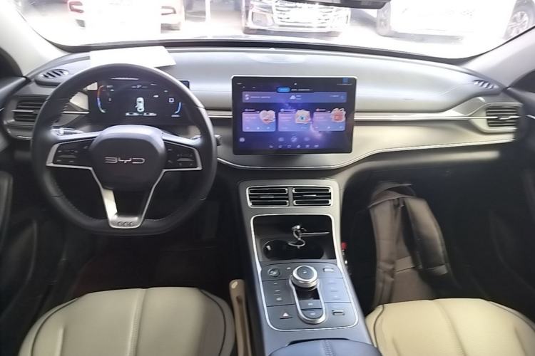 Used BYD Destroyer 05 2024 HONOR Edition DM-i 55KM Luxury Model Center Console