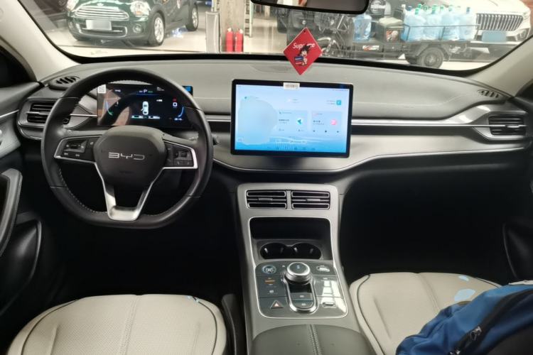 Used BYD Destroyer 05 2024 HONOR Edition DM-i 55KM Luxury Model Center Console