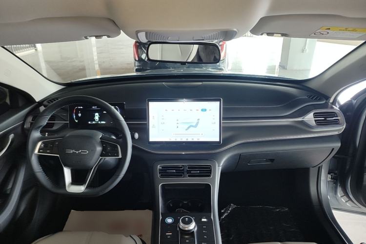 Used BYD Destroyer 05 2024 HONOR Edition DM-i 55KM Luxury Model Center Console