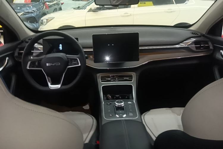 Used BYD Destroyer 05 2024 HONOR Edition DM-i 55KM Luxury Model Center Console