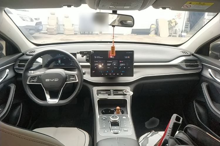Used BYD Destroyer 05 2024 HONOR Edition DM-i 55KM Luxury Model Center Console
