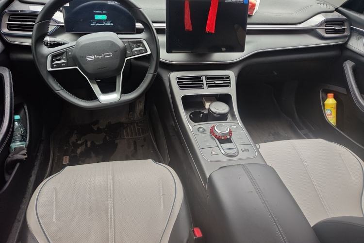 Used BYD Destroyer 05 2024 HONOR Edition DM-i 55KM Luxury Model Center Console