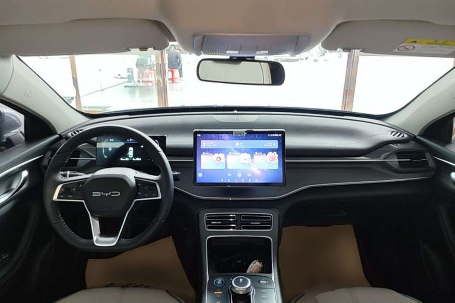 Used BYD Destroyer 05 2024 HONOR Edition DM-i 55KM Luxury Model Center Console