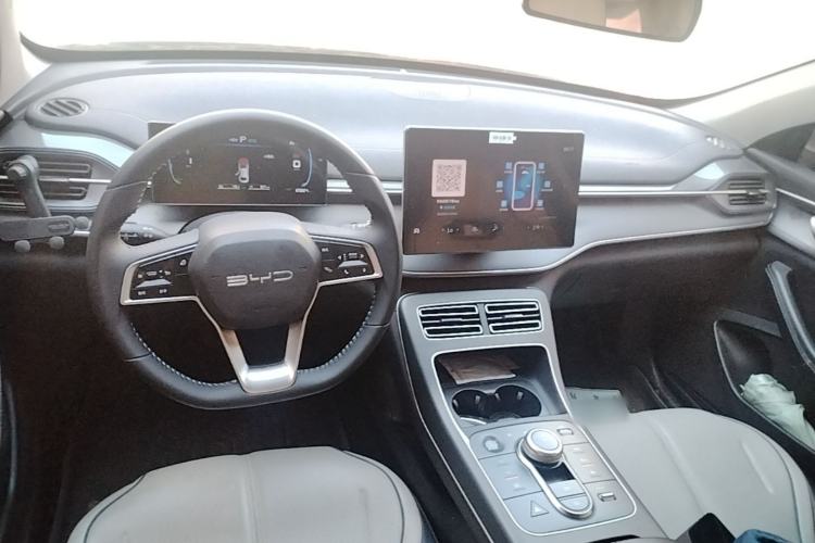 Used BYD Destroyer 05 2024 HONOR Edition DM-i 55KM Luxury Model Center Console
