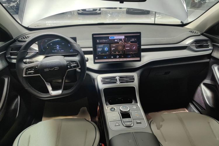 Used BYD Destroyer 05 2024 HONOR Edition DM-i 55KM Luxury Model Center Console