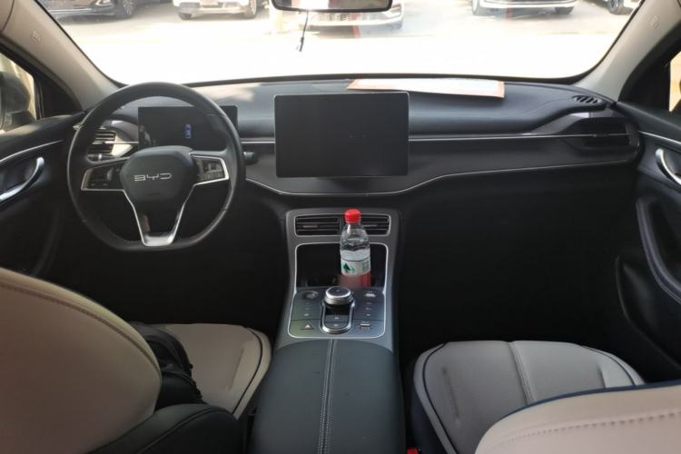 Used BYD Destroyer 05 2024 HONOR Edition DM-i 55KM Luxury Model Center Console