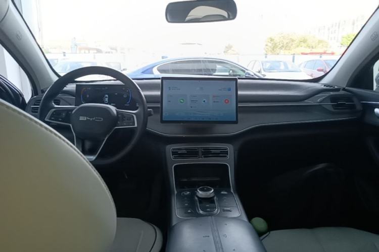 Used BYD Destroyer 05 2024 HONOR Edition DM-i 55KM Luxury Model Center Console