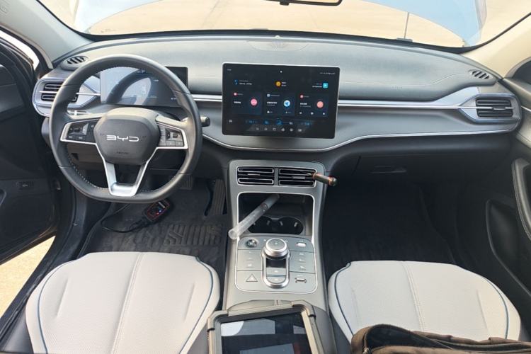 Used BYD Destroyer 05 2024 HONOR Edition DM-i 55KM Luxury Model Center Console