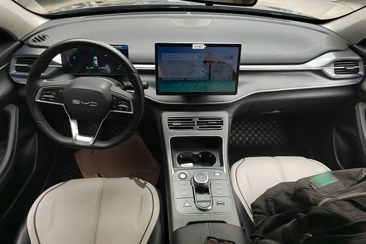 Used BYD Destroyer 05 2024 Honor Edition DM-i 120KM Luxury Model Center Console