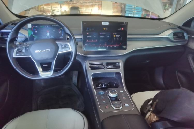 Used BYD Destroyer 05 2024 HONOR Edition DM-i 55KM Luxury Model Center Console