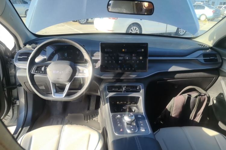 Used BYD Destroyer 05 2024 HONOR Edition DM-i 55KM Luxury Model Center Console