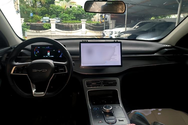 Used BYD Destroyer 05 2024 HONOR Edition DM-i 55KM Luxury Model Center Console