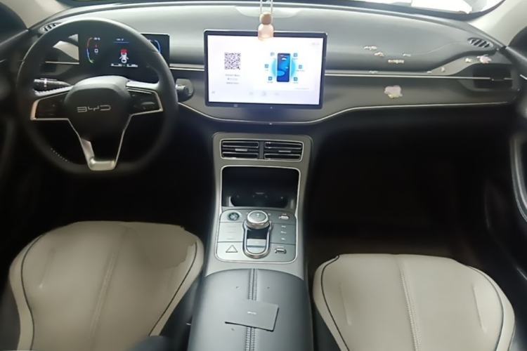 Used BYD Destroyer 05 2024 HONOR Edition DM-i 55KM Luxury Model Center Console