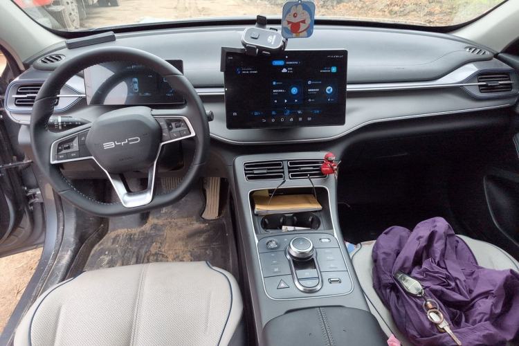 Used BYD Destroyer 05 2024 HONOR Edition DM-i 55KM Luxury Model Center Console