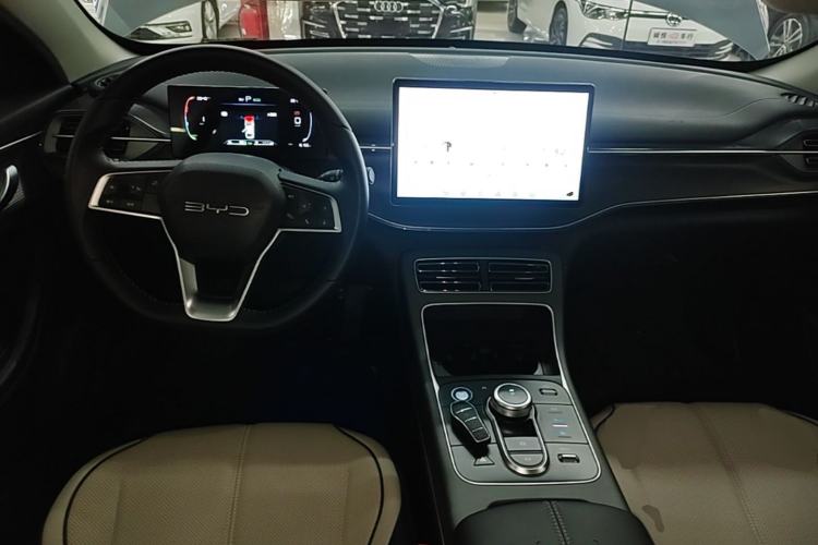 Used BYD Destroyer 05 2024 HONOR Edition DM-i 55KM Luxury Model Center Console