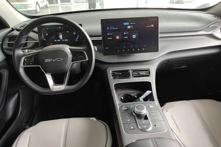 Used BYD Destroyer 05 2024 HONOR Edition DM-i 55KM Luxury Model Center Console