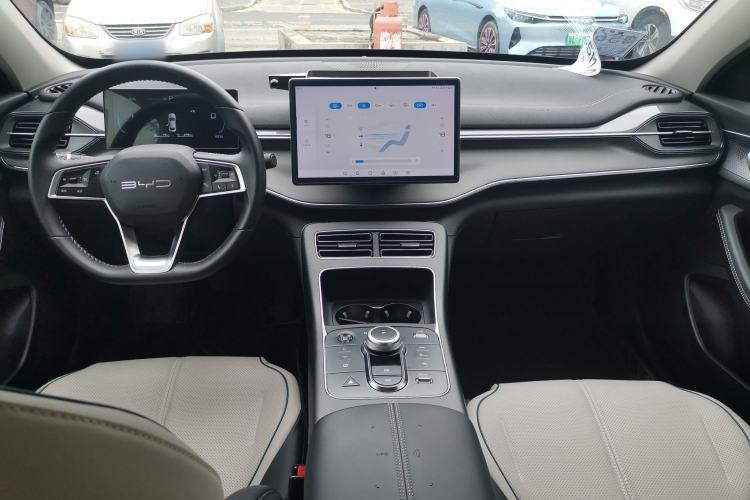 Used BYD Destroyer 05 2024 HONOR Edition DM-i 55KM Luxury Model Center Console