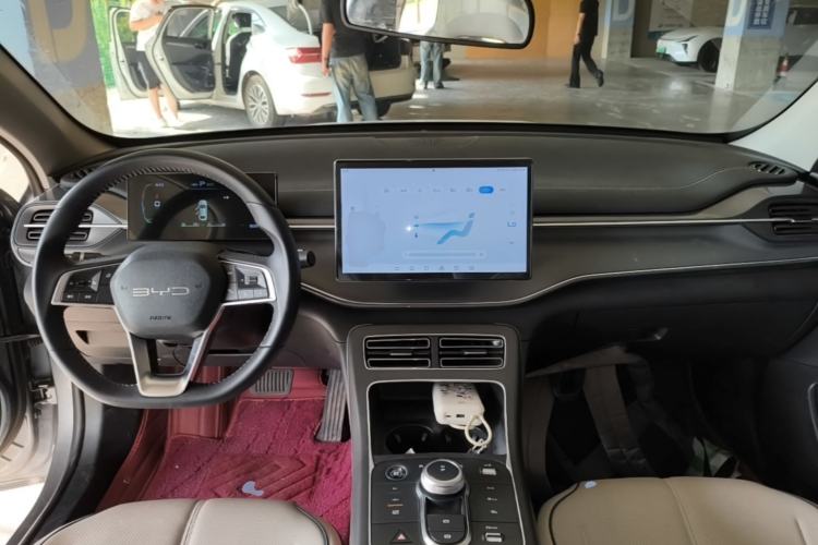 Used BYD Destroyer 05 2024 HONOR Edition DM-i 55KM Luxury Model Center Console