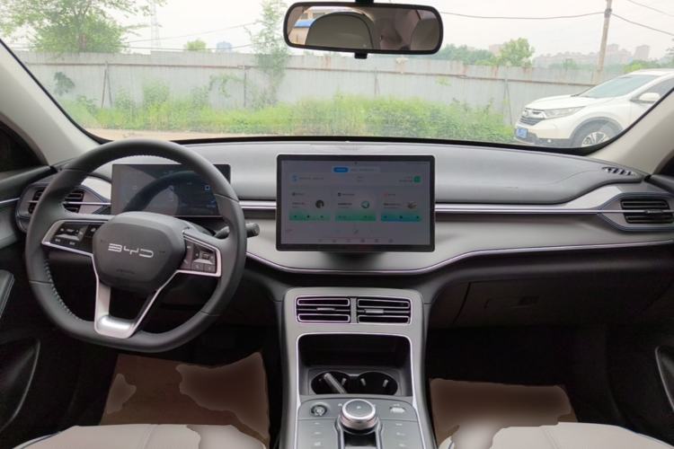 Used BYD Destroyer 05 2024 HONOR Edition DM-i 120KM Prestige Model Center Console