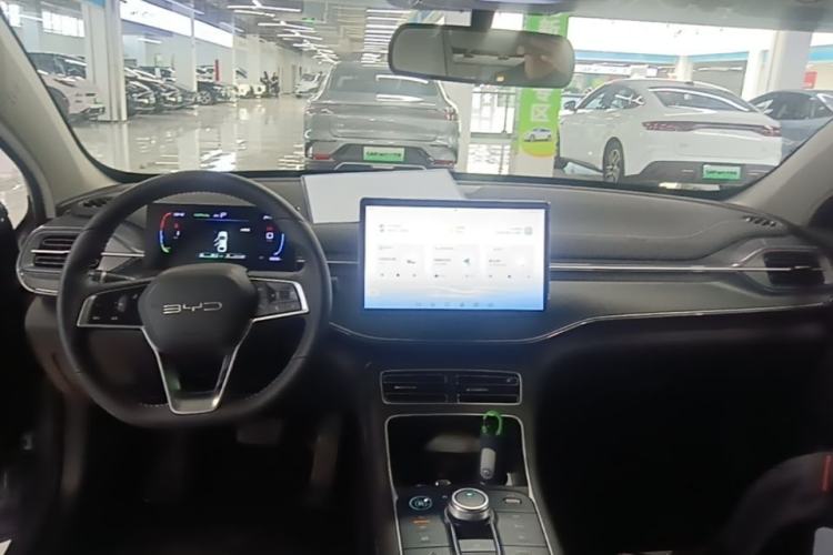 Used BYD Destroyer 05 2024 HONOR Edition DM-i 55KM Luxury Model Center Console