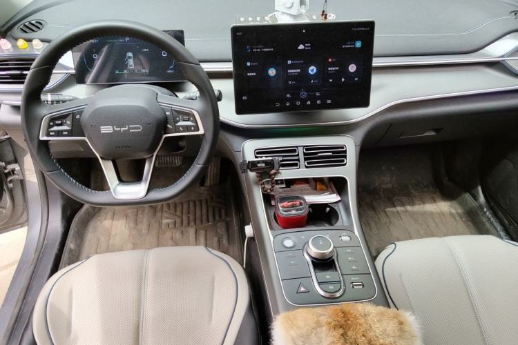 Used BYD Destroyer 05 2024 HONOR Edition DM-i 55KM Luxury Model Center Console