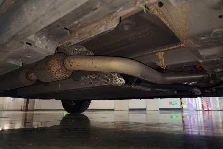 Used BYD Destroyer 05 2024 HONOR Edition DM-i 55KM Luxury Model Chassis Front Right