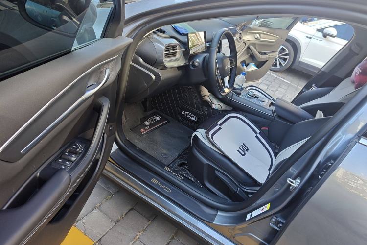 Used BYD Destroyer 05 2024 HONOR Edition DM-i 55KM Luxury Model Driver Seat