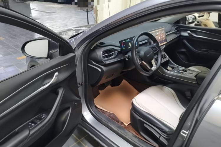 Used BYD Destroyer 05 2024 HONOR Edition DM-i 55KM Luxury Model Driver Seat