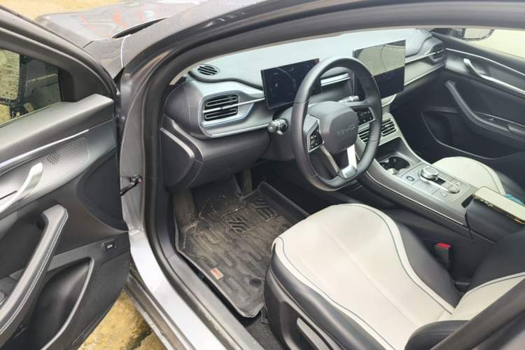 Used BYD Destroyer 05 2024 HONOR Edition DM-i 55KM Luxury Model Driver Seat