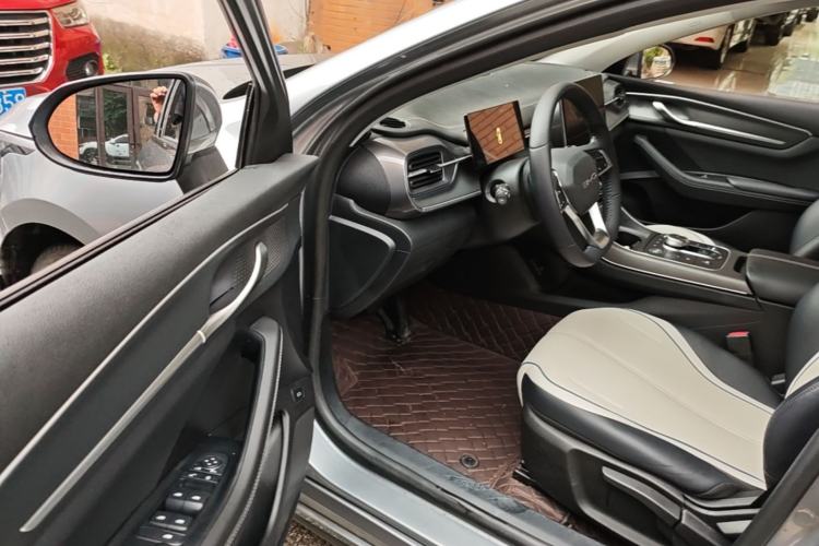 Used BYD Destroyer 05 2024 HONOR Edition DM-i 55KM Luxury Model Driver Seat