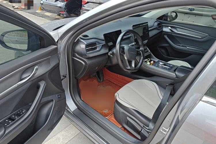 Used BYD Destroyer 05 2024 HONOR Edition DM-i 55KM Luxury Model Driver Seat