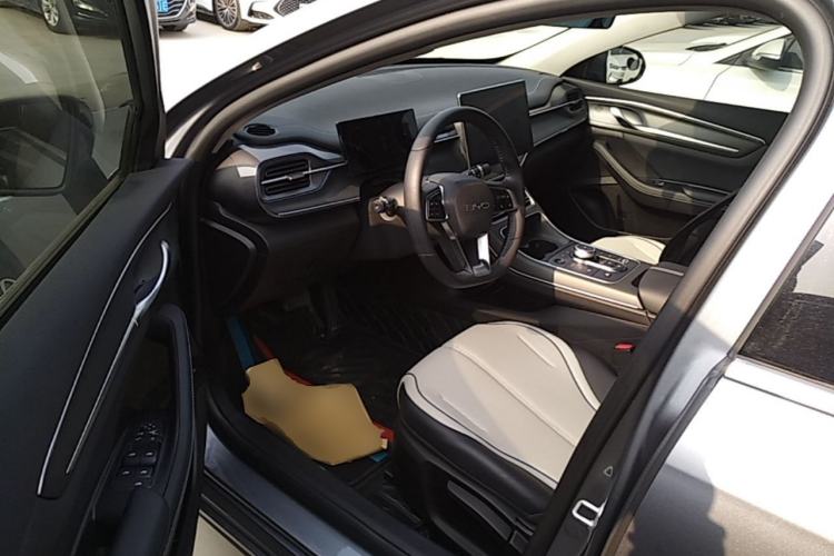 Used BYD Destroyer 05 2024 HONOR Edition DM-i 55KM Luxury Model Driver Seat