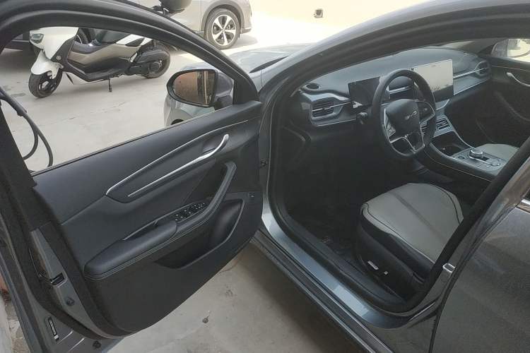 Used BYD Destroyer 05 2024 HONOR Edition DM-i 120KM Flagship Model Driver Seat