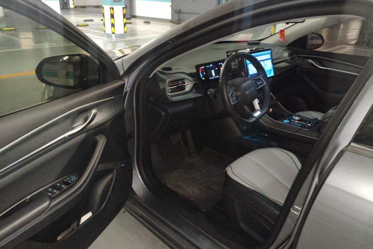 Used BYD Destroyer 05 2024 HONOR Edition DM-i 55KM Luxury Model Driver Seat