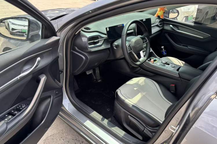 Used BYD Destroyer 05 2024 HONOR Edition DM-i 55KM Luxury Model Driver Seat