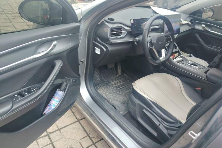 Used BYD Destroyer 05 2024 Honor Edition DM-i 120KM Luxury Model Driver Seat