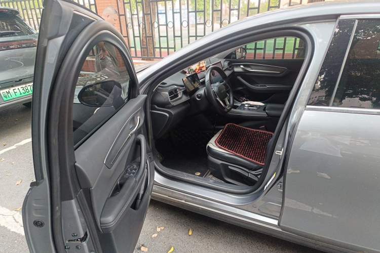 Used BYD Destroyer 05 2024 HONOR Edition DM-i 55KM Luxury Model Driver Seat