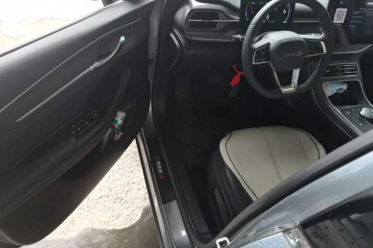 Used BYD Destroyer 05 2024 HONOR Edition DM-i 55KM Luxury Model Driver Seat