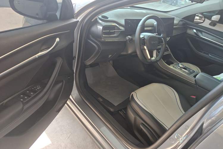 Used BYD Destroyer 05 2024 HONOR Edition DM-i 55KM Luxury Model Driver Seat